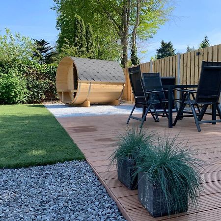 Liv Residence Holiday Home With Sauna & Fireplace 埃尔默洛 外观 照片